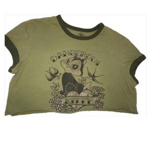 “Dangerous Kitty” Cropped Looney Tunes 100% Cotton tee w/ Vintage cartoon Art!!